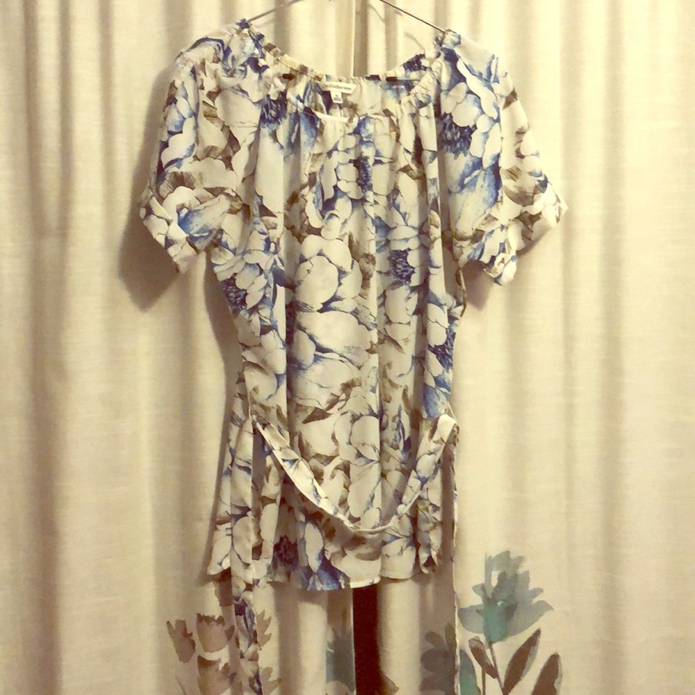 Croft and barrow white and blue top